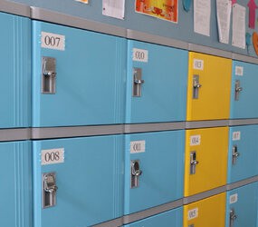 广州矿泉中学塑料书包柜